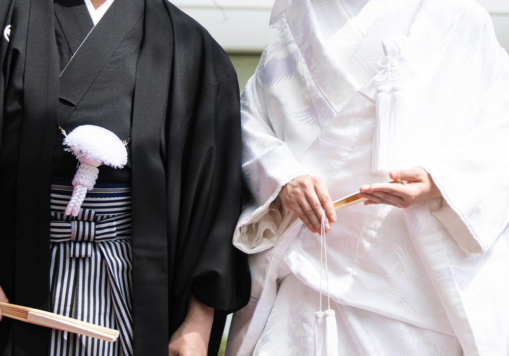 新郎新婦の黒紋付袴と白無垢のみをレンタルされたい方へ移動する為のリンクバナー画像